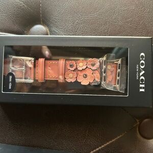 Coach Tea Rose Applique Glove tanned leather Apple Watch Band
